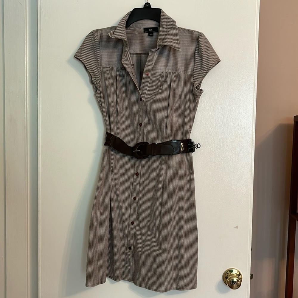 Medium iz Byer California brown striped dress with belt